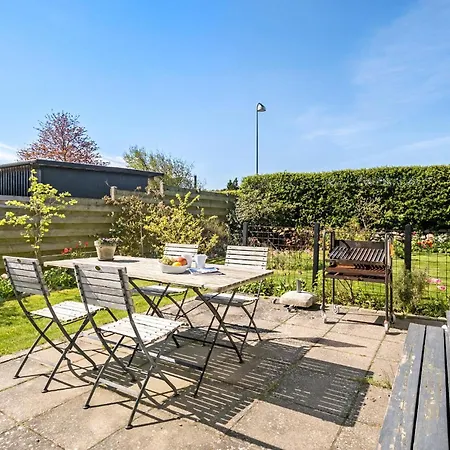 2 Bedroom Pet Friendly In *