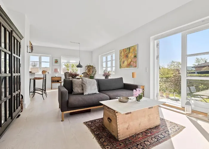 Feriehus 2 Bedroom Pet Friendly In Hornbæk