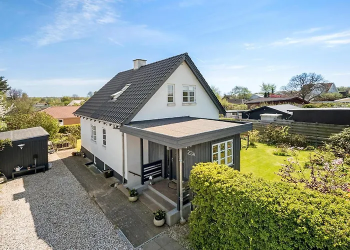 2 Bedroom Pet Friendly In *