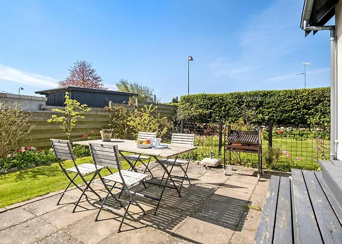 2 Bedroom Pet Friendly In *