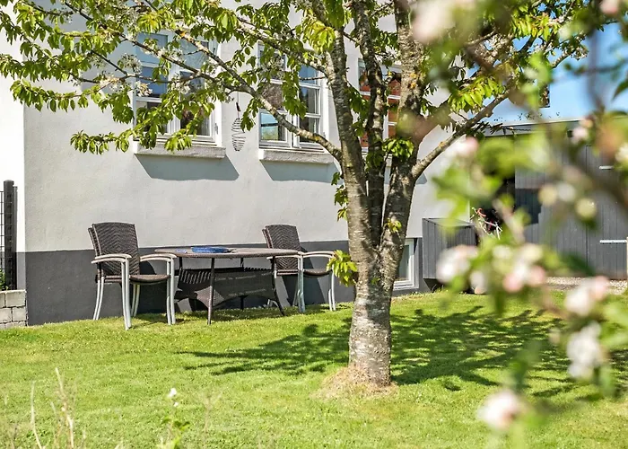 2 Bedroom Pet Friendly In *