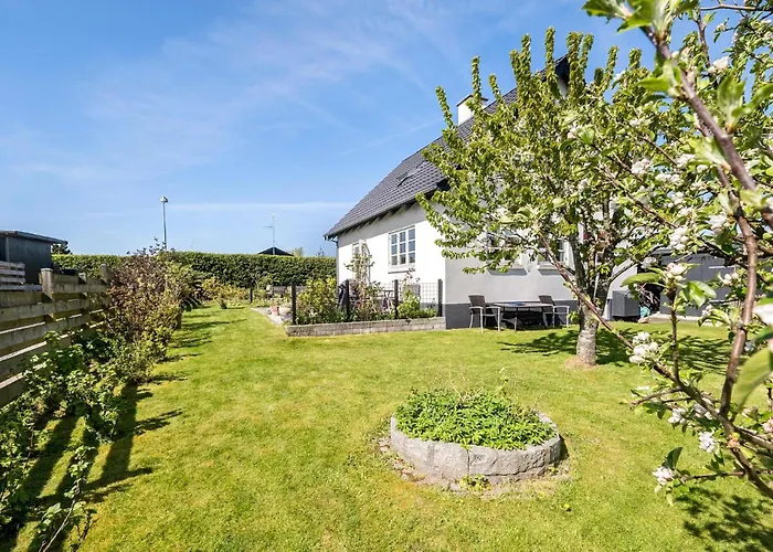 Feriehus 2 Bedroom Pet Friendly In Hornbæk